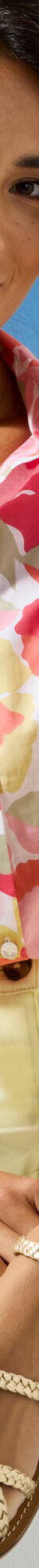 Bloes met bloemenprint, katoenvoile (wit / roze) Bloes met bloemenprint, katoenvoile (wit / roze)
